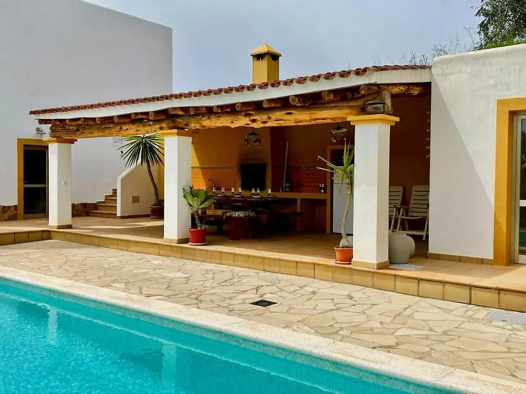 Villa Linda, Ruime Prive-Villa Met Zwembad Met Prachtige Tuin Santa Gertrudis
