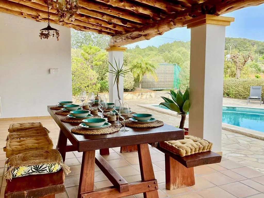 Villa Linda, Ruime Prive-Villa Met Zwembad Met Prachtige Tuin Santa Gertrudis  Spanien
