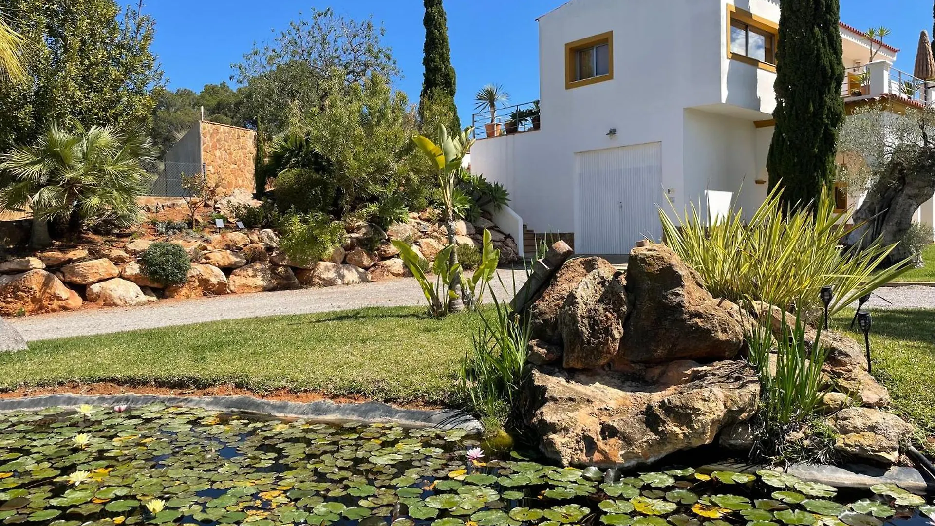 Villa Linda, Ruime Prive-Villa Met Zwembad Met Prachtige Tuin Santa Gertrudis  Spanien
